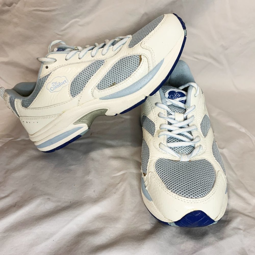 Dr. Comfort velvet-lined diabetic shoe